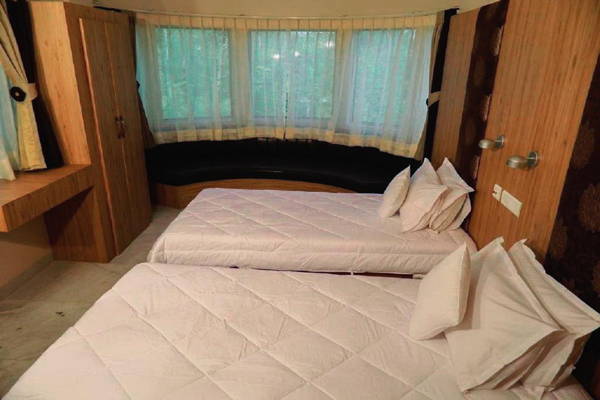 The Kei Inn & Suites Hotel Near Salt Lake Колката Екстериор снимка